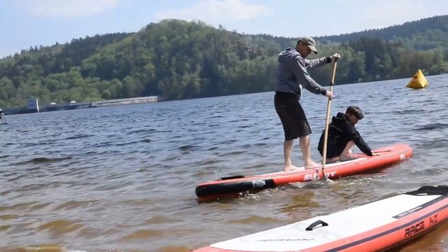 [PADLUJTE.CZ] AQUA MARINA ATLAS 2019 - rychlý test a jízda s pejskem смотреть онлайн