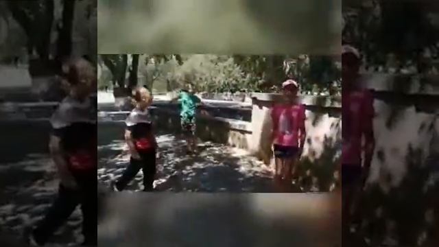 Рисование на асфальте! Сколько радости приносит это занятие детворе! смотреть онлайн