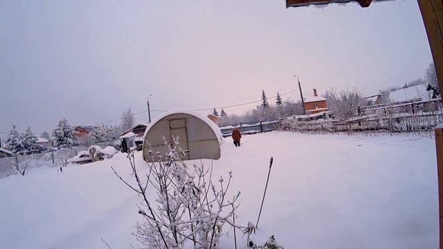 100. Дачный блог 14.12.2021. Оттепель и очередной сильный снегопад, фитнес не знает границ... смотреть онлайн