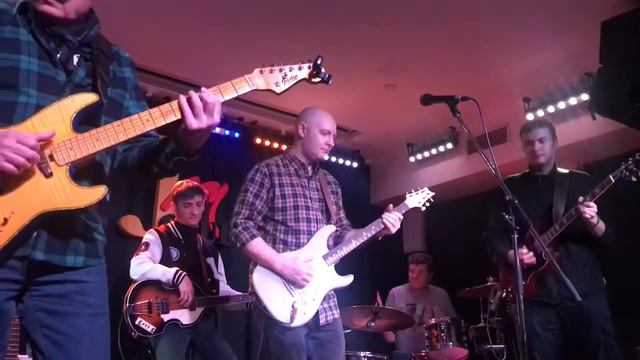 Calewalk Into Town - Live @ Jam Club смотреть онлайн