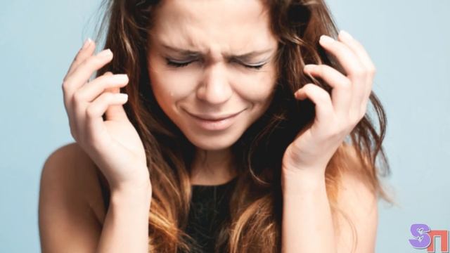 МУЖ уехал на рыбалку  а его ДРУГ поспешил к ЖЕНЕ