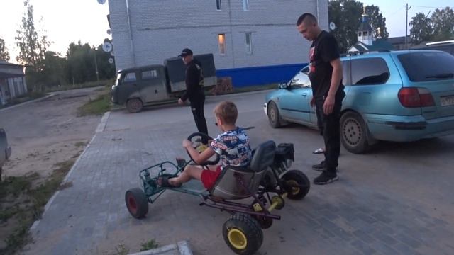 Дрифт Трайк Начало! Едем покупать Карт! смотреть онлайн