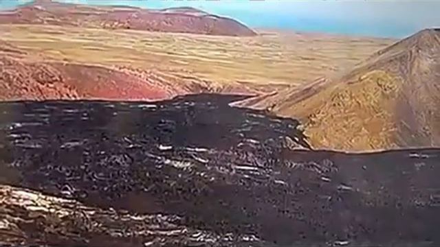 Странный белый НЛО на лавовых полях в Исландии смотреть онлайн