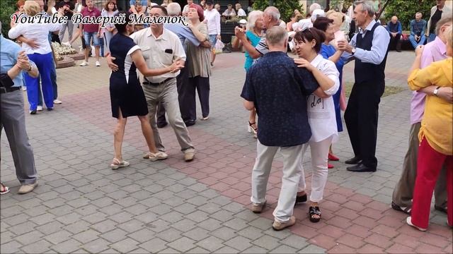 Еще один осенний танец! Красота!!! смотреть онлайн