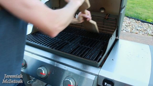 Ultimate BBQ GRILL Cleaning TOOL and review! WOW!!! смотреть онлайн
