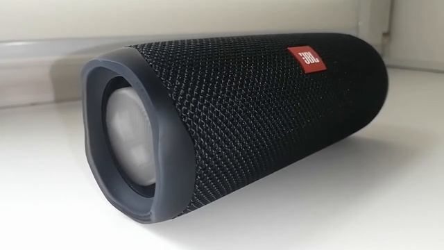 Колонка JBL FLIP 5 LFM 100% Bass Test смотреть онлайн