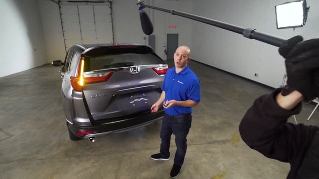 2019 Honda CR-V Tips & Tricks: How to Customize the Power Tailgate смотреть онлайн