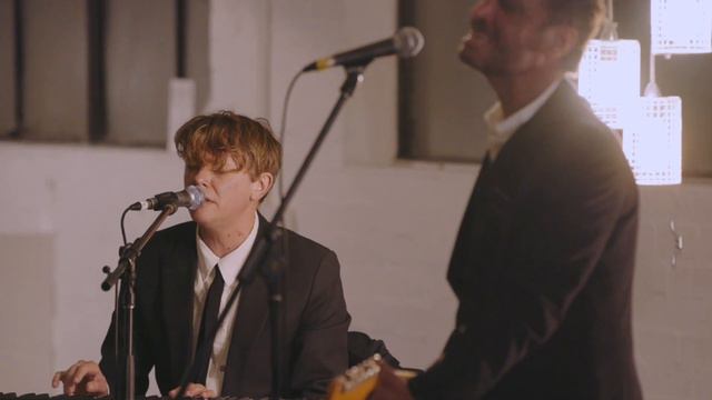 The Small Knives "Hickory Wind" (Gram Parsons): On Random TV смотреть онлайн