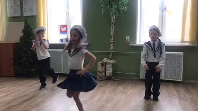 Танец "Яблочко" Соцкова А.Л. - объединение "Солнышко" Ритмика". смотреть онлайн