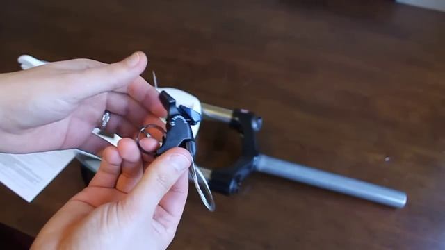 SR Suntour XCR Fork (Mark's Cycle Repairs) смотреть онлайн