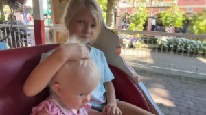 СОФИЯ С СЕСТРОЙ В ПАРКЕ РАЗВЛЕЧЕНИЙ. СОФУНЬЯ ШАЛУНЬЯ