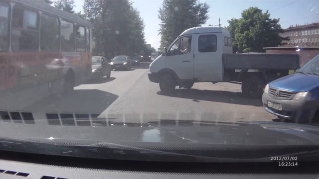 Слепой, что ли???/Blind or what??? смотреть онлайн