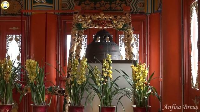 Монастырь По Лин - Po Lin Monastery у Будды на острове Лантау. Гонконг. 114 смотреть онлайн