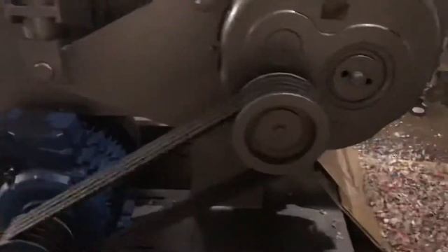 Шредер однороторный на алюминиевых крышках колпачках