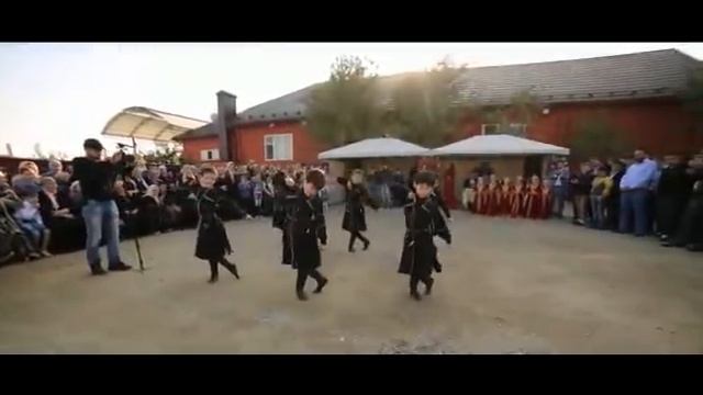 первая свадьба мужа Петимат Еснакаевы. смотреть онлайн