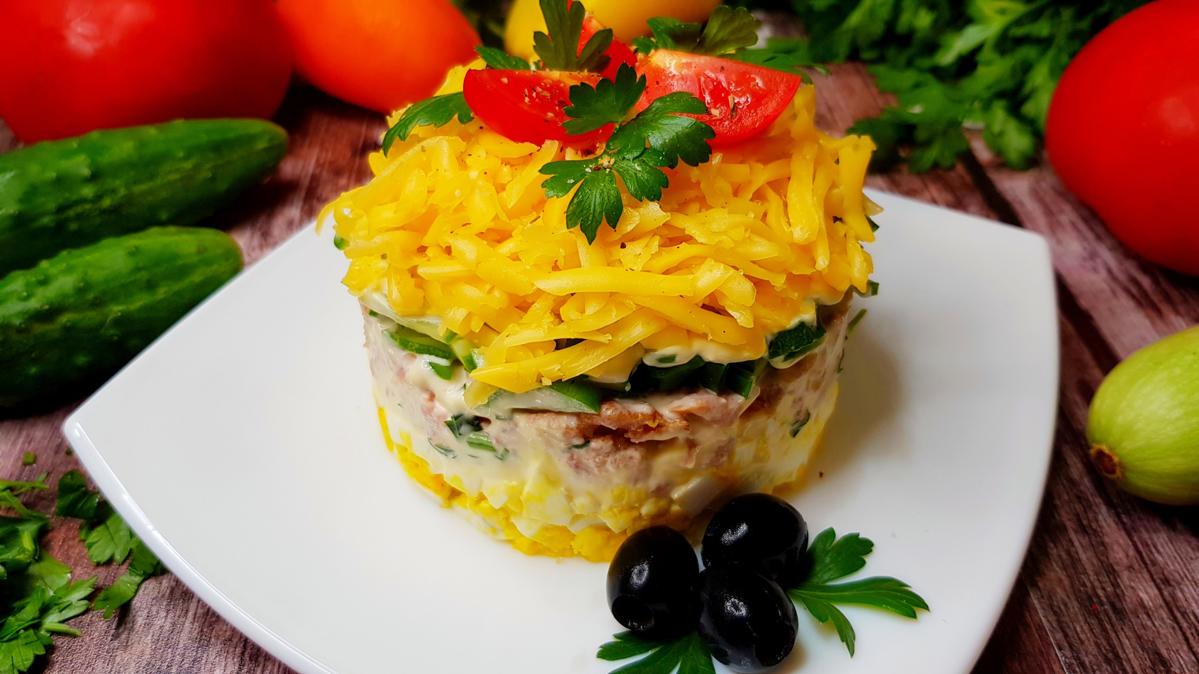 Как сделать вкуснейший САЛАТ С ТУНЦОМ, яйцами и свежим огурчиком за считанные минуты! смотреть онлайн