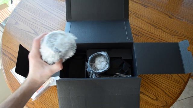 Panasonic Lumix GH5 Camera & Leica 12-60mm DG Vario-Elmarit Lens UNBOXING смотреть онлайн