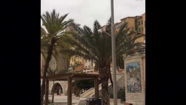 Пляж и спортивная площадка #Menton #Côte d’ Azur #Plage #Place de sport смотреть онлайн