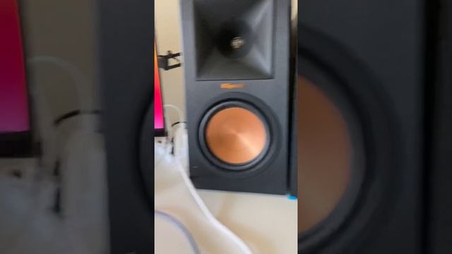 Elac Uni fi 2.0 UB52 resonance in book shelf speakers 530-590hz смотреть онлайн