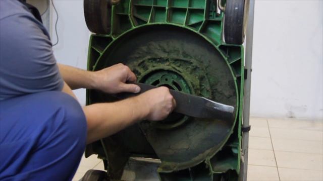 Ремонт газонокосилки Викинг. Замена ножа на косилке.