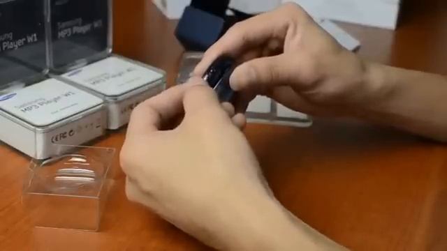 [XVmedia] Unboxing Samsung MP3 Player W1 смотреть онлайн