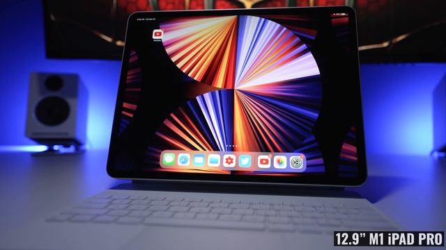 IS SMALLER, BETTER?! Which M1 iPad Pro Should You Get? смотреть онлайн