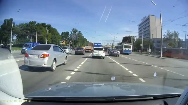 Видеорегистратор BlackVue DR3500 FHD смотреть онлайн