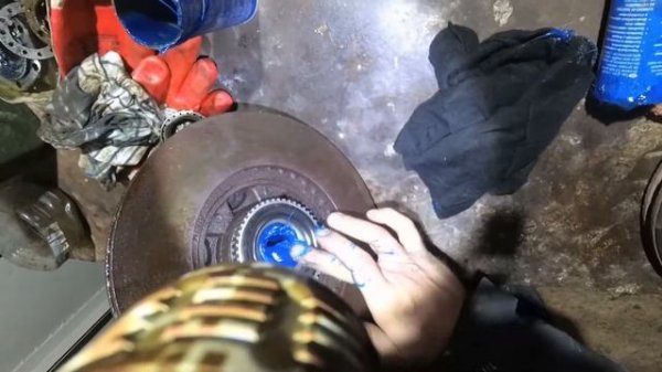 Elgrand E50, замена колодок, тормозных дисков, ступичных подшипников.