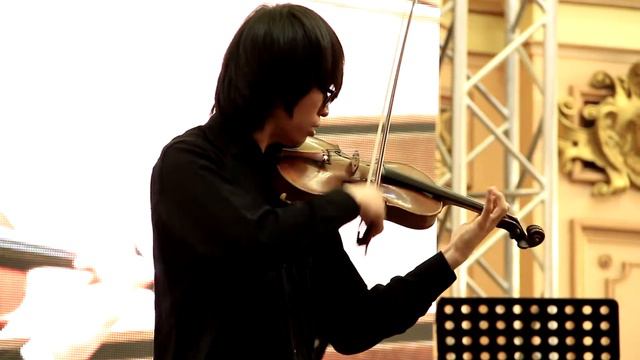 Eryu Feng (China) J. S. Bach. Partita Solo Violin No. 3 Loure, Gavotte en Rondeau
