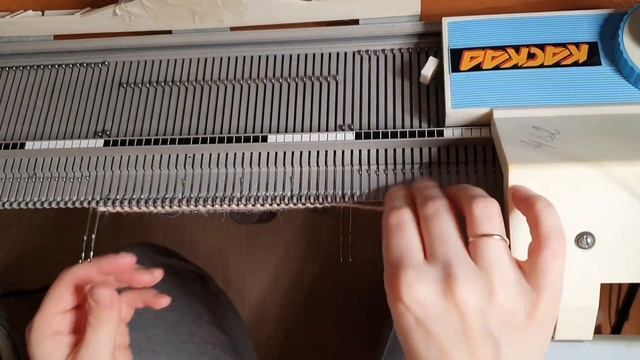 как связать носки на вязальной машине смотреть онлайн