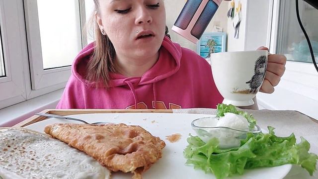 Мукбанг чебуреки, кутаб и кофе_ Завтрак #мукбанг #фудблогер смотреть онлайн