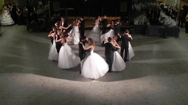 Dunakeszi Fazekas Mihály Általános Iskola Keringő élesben смотреть онлайн