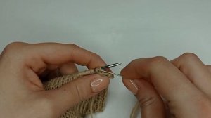 Как закрыть петли полой резинки иглой | шов петля в петлю