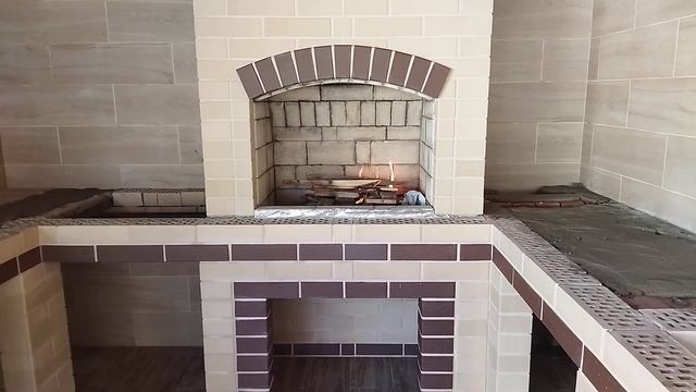 Скромный Мангал,из Клинкерного кирпича!Первый розжиг. смотреть онлайн