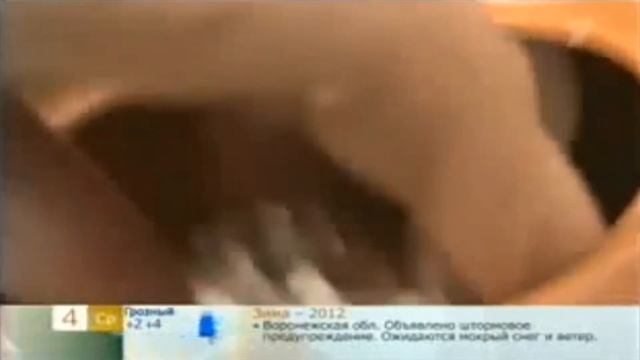 Как удалить сильно пригоревший жир к стенкам керамической посуды если нет металлической мочалки смотреть онлайн