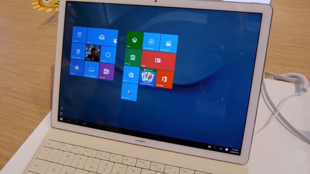 Huawei MateBook 2-in-1 Hands-on from Mobile World Congress 2016 смотреть онлайн