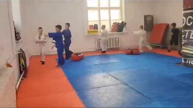 Разминочка в младшей группе смотреть онлайн