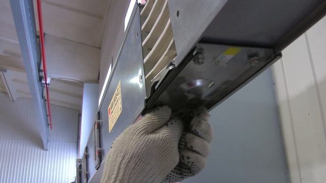 Монтаж распределительного шинопровода отечественного производителя ЕАЕ смотреть онлайн