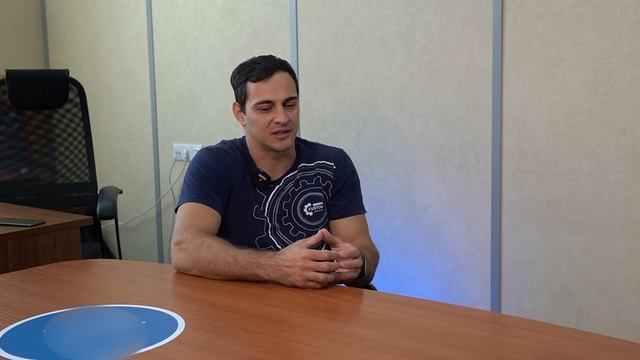 Программист, о сложностях и тонкостях профессии, рассказывает Евгений Дегтярёв. смотреть онлайн