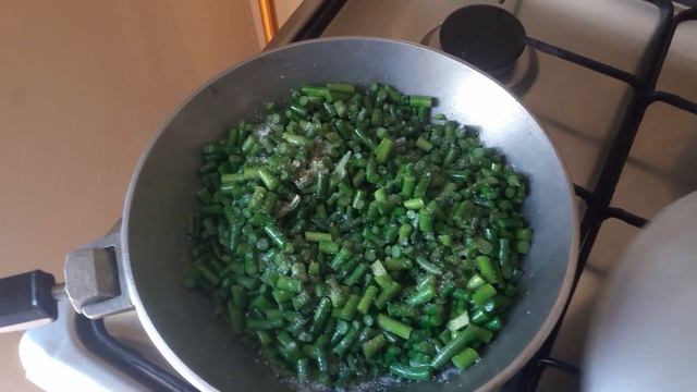 Жареные чесночные стрелки, проще простого. смотреть онлайн