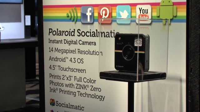 First Look at Polaroid Socialmatic Next Generation Instant Film Camera смотреть онлайн