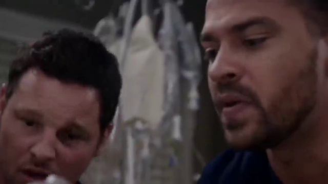 Meredith es atacada por un PACIENTE... (escena triste) смотреть онлайн