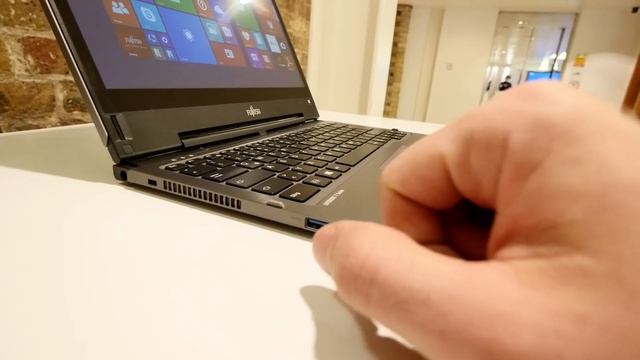 Fujitsu Lifebook T935 im Hands On [4K Deutsch] смотреть онлайн
