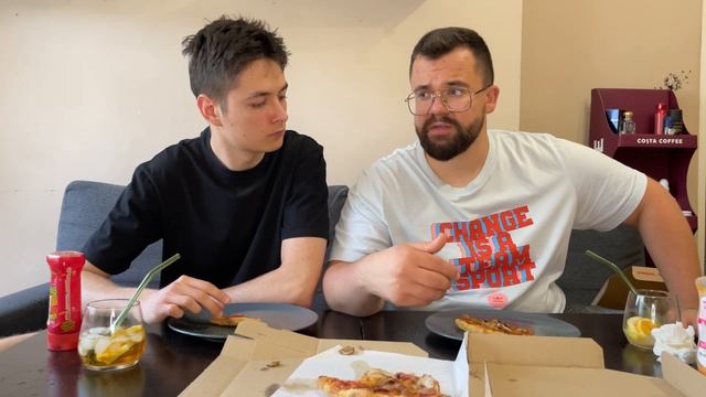 САМАЯ МАЛЕНЬКАЯ ПИЦЦА? ДОМИНОС с доставкой. ФудОбзор смотреть онлайн