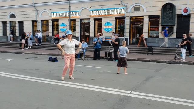 Задорный танец на Подоле смотреть онлайн