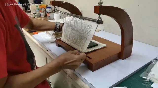 Book Restoration Series: Bookbinding - Part 5 (Sewing) смотреть онлайн