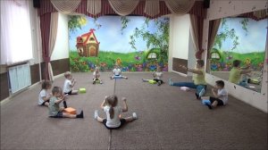 Ритмика. Занятие с блоками для йоги. Танцы для детей 3-4 лет.