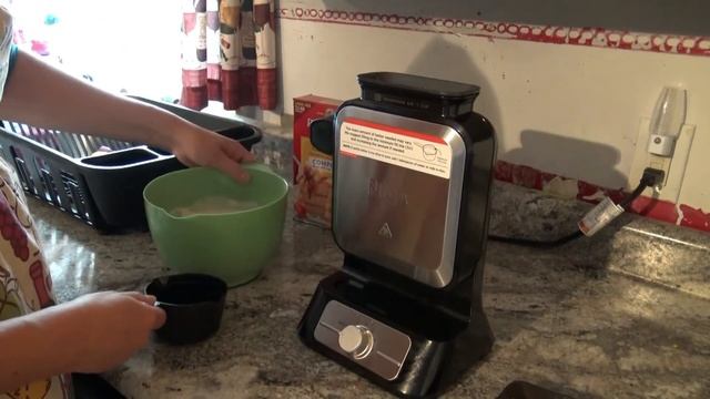 Ninja BW 1001 Neverstick Pro Belgian Waffle Maker Review | How To Use The Ninja Waffle Maker