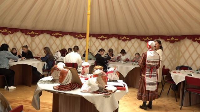 Мастер-класс по изготовлению чувашского женского национального головного убора-«масмак» - 22.06.202 смотреть онлайн