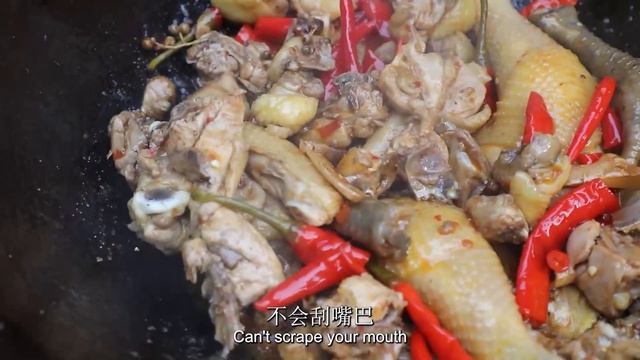 处暑节日吃公鸡，苗大姐抱着大腿刷刷啃，看了此视频都如愿了 смотреть онлайн